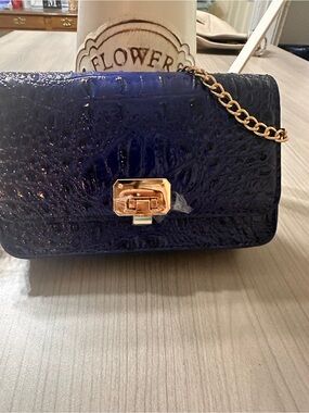 Source Unknown Navy Croc-Embossed Crossbody with Gold Chain